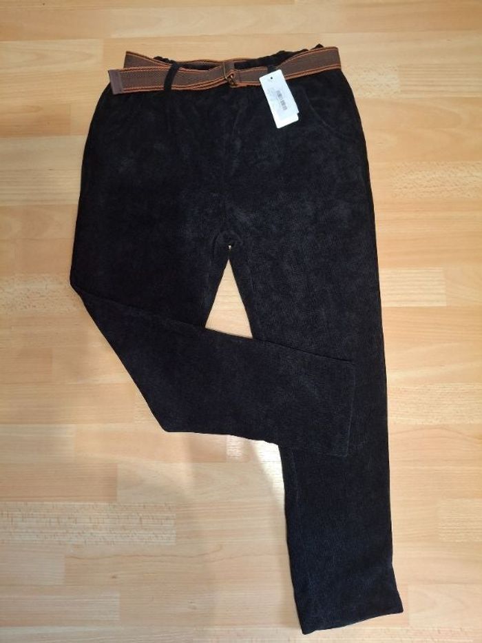 Pantalon velours noir + ceinture NEUF