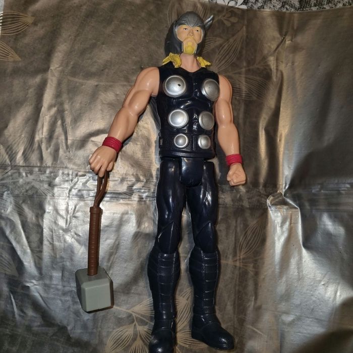 figurine Marvel THOR- 30 cm
