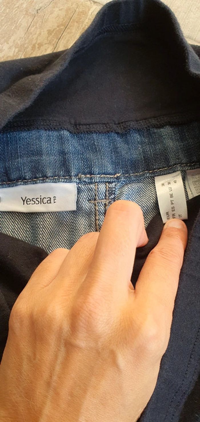 Très belle jupe maternité de chez yessica t36 mais taille 42 en très bon état - photo numéro 2