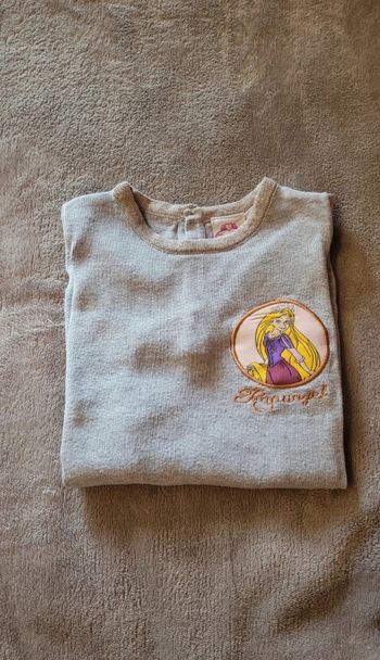 Pull Gris Raiponce disney taille 3 ans