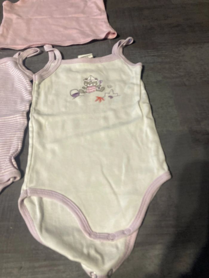 Bodies 9 mois - photo numéro 3