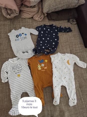 Le lot de pyjama 3 mois