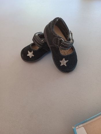 Chaussures fille taille 20
