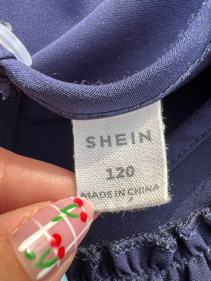 Robe plissé bleu marine taille 7 ans Shein - photo numéro 7