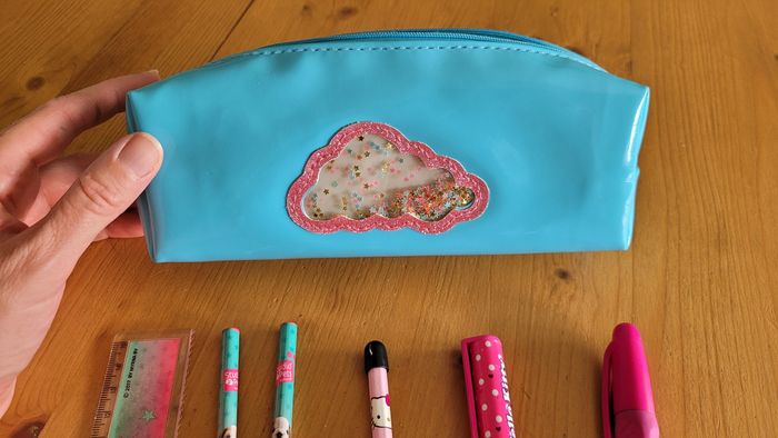 Trousse + stylos - photo numéro 3