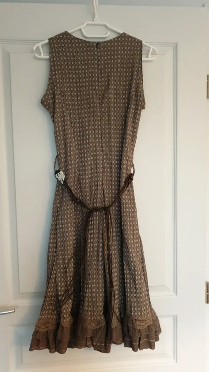 Robe Armand Thiery T42 - photo numéro 2