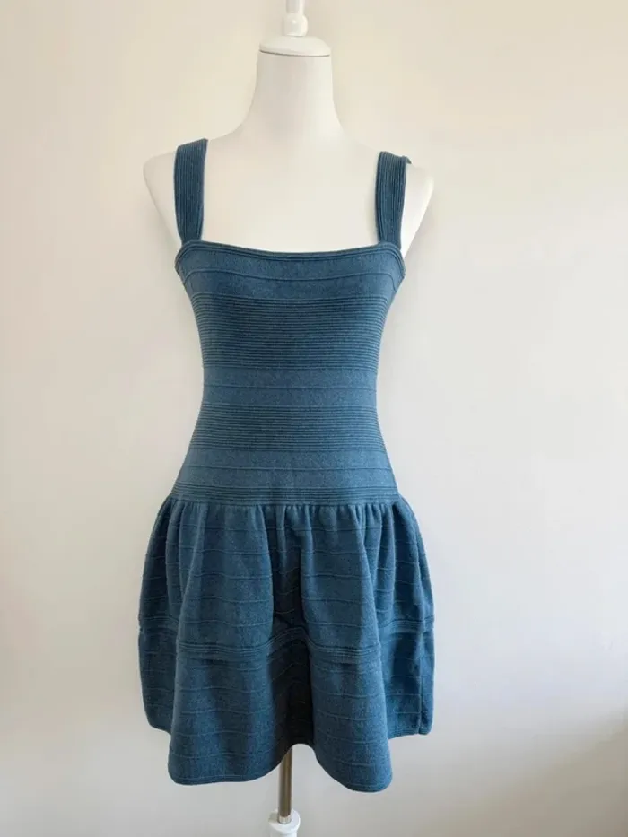 Robe Maje été bleue taille 2 soit M parfait état