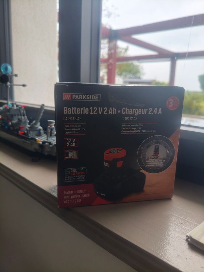 Vend batterie plus chargeur Parkside - photo numéro 2