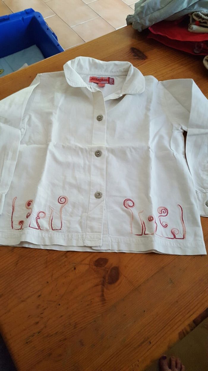 Chemise avec broderie