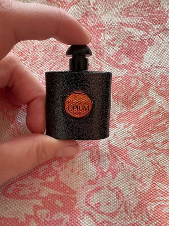 Black opium Yves saint laurent