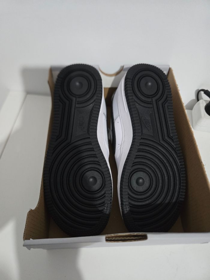 Nike air force 1 taille 35 neuves authentiques blanc noir - photo numéro 7