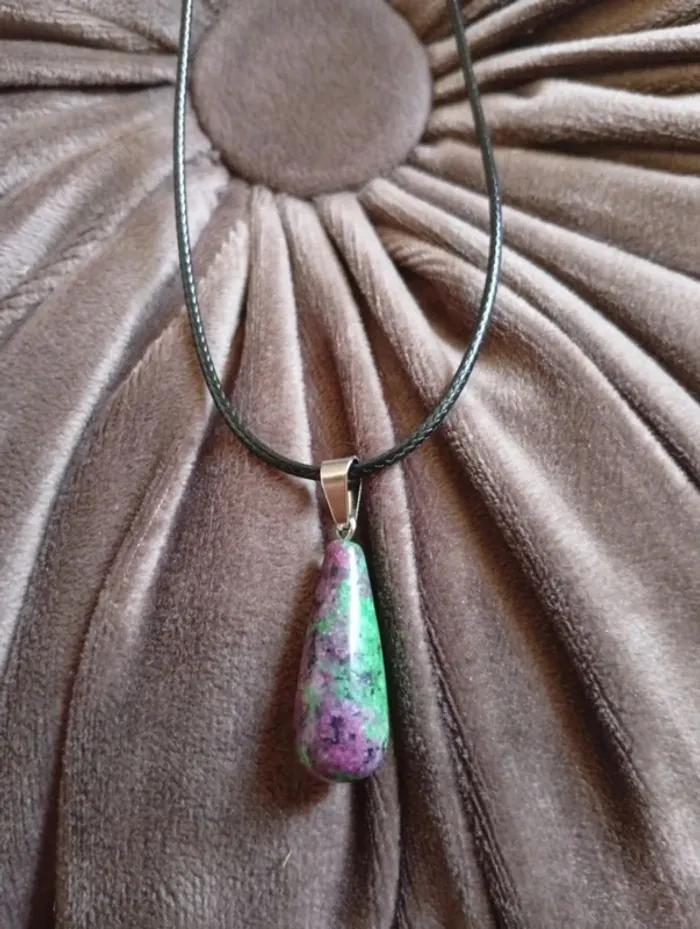 Rubis zoïsite Collier en pierres naturelles Lithothérapie