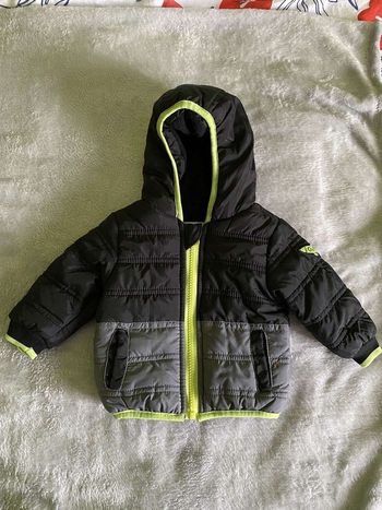 Doudoune à capuche garçon, taille 6 mois