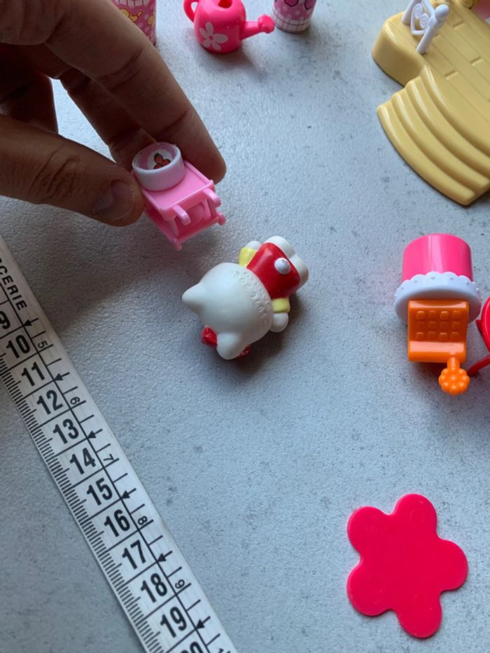 Lot jouet café shop hello kitty avec terrasse et accessoires sanrio - photo numéro 9