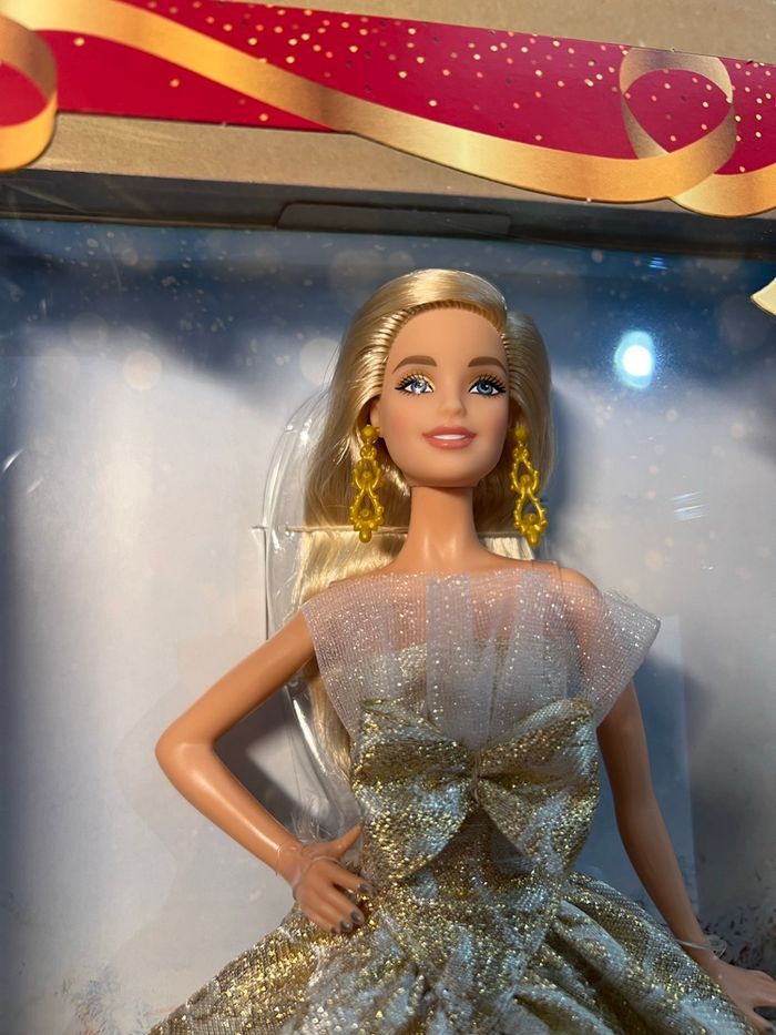 Barbie-Poupée Barbie Joyeux Noël 2025-Avec Robe Argent Et Or - photo numéro 3