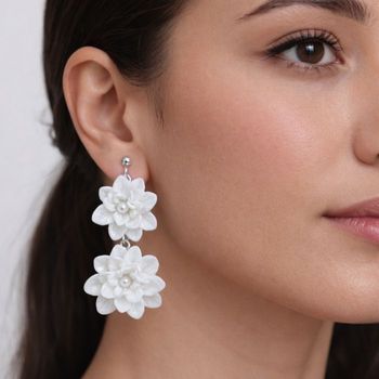 boucles d'oreilles grappe de fleurs