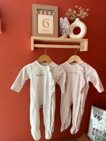 Lot deux pyjamas mini rêveuse vertbaudet taille 6 mois