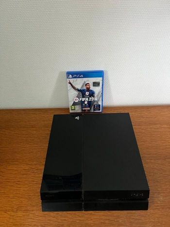 Console PS4 + jeu FIFA 2023