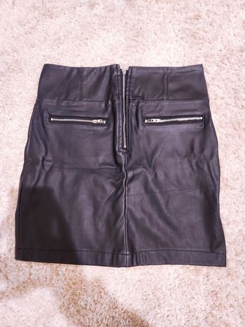 Jupe simili cuir neuve 