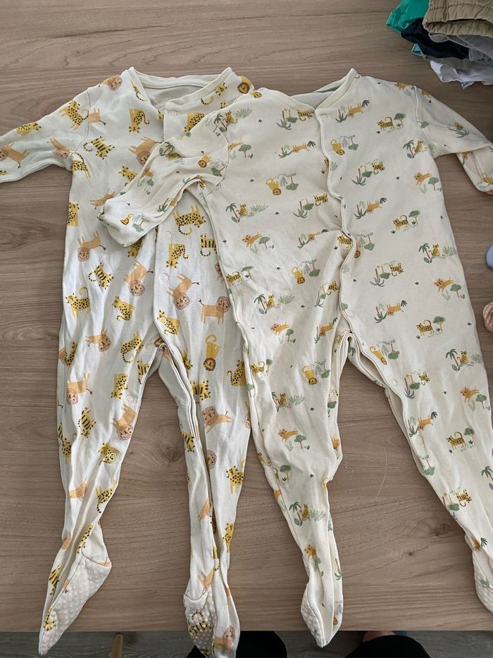 Lot pyjamas bébé 9/12mois