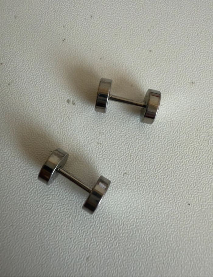 Boucles d’oreilles homme argent ronde en acier inoxydable simple - photo numéro 7