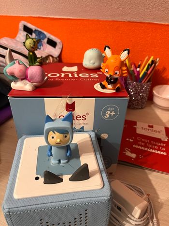 Toniebox bleu ciel avec 4 tonies