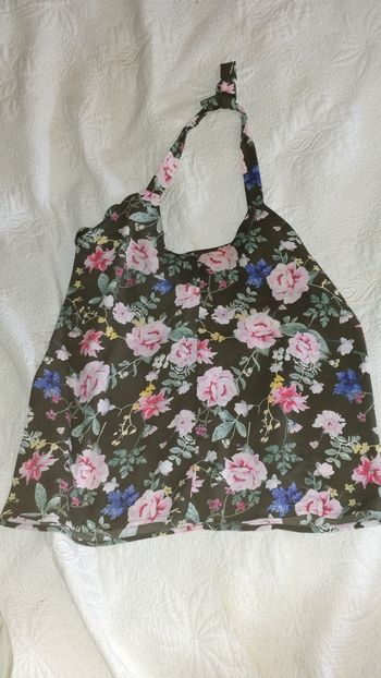 Top bretelles nouées vert fleurs roses