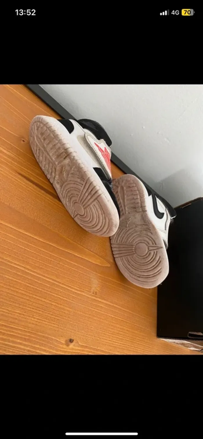 Basket Jordan taille 22 - photo numéro 5