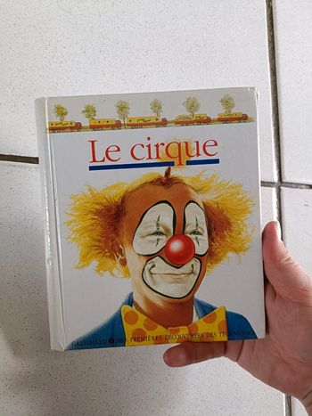 Livre le cirque premières découvertes
