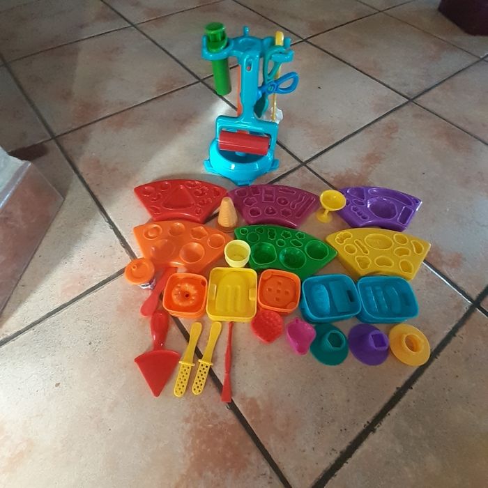 Puzzle ,perles ,accessoires pates à modeler