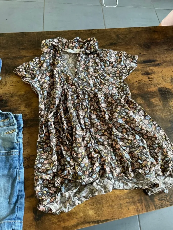 Lot de salopette / robe fille 4 ans - photo numéro 4