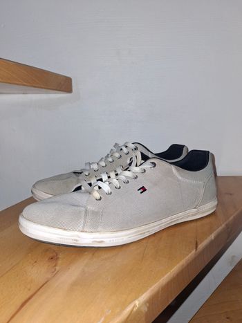 Baskets Tommy Hilfiger taille 43 – Bon état