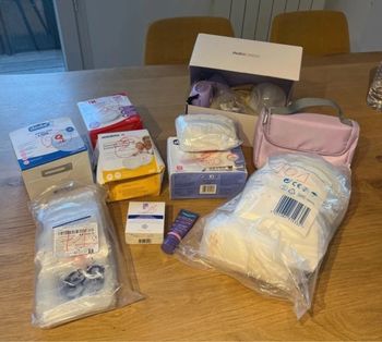 Lot allaitement tire lait , coussinets 