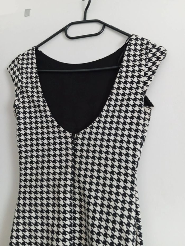 Robe Zara taille XS - photo numéro 3