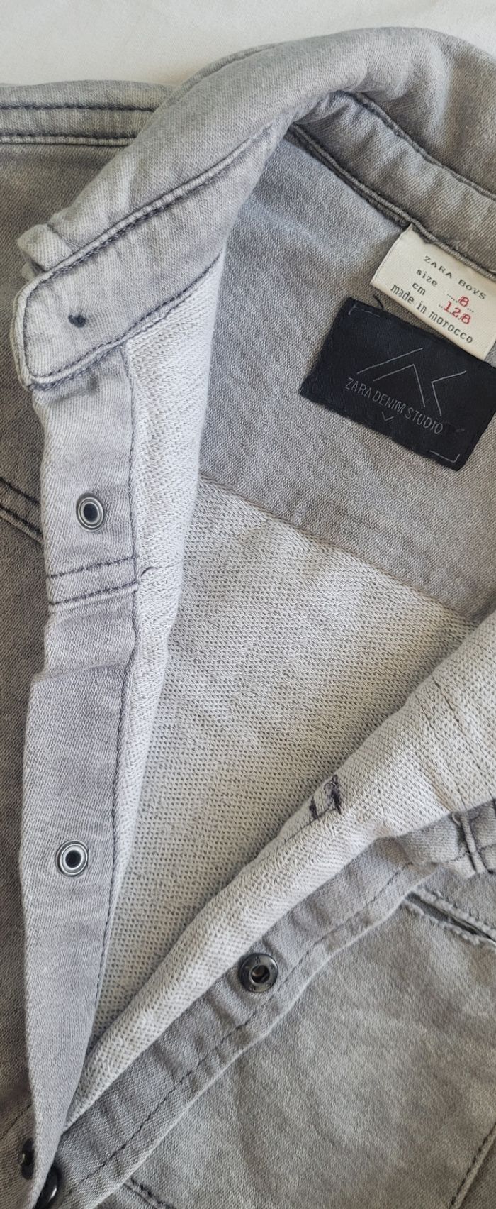 Chemise grise pour garçon marque zara - photo numéro 4