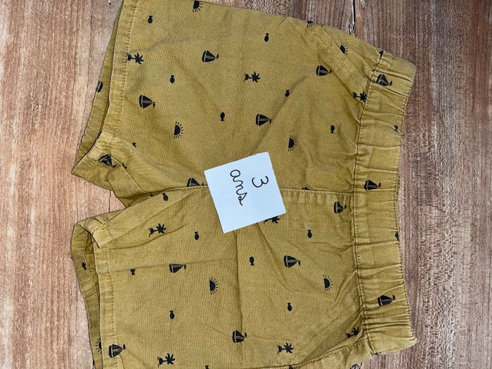 Short 3 ans