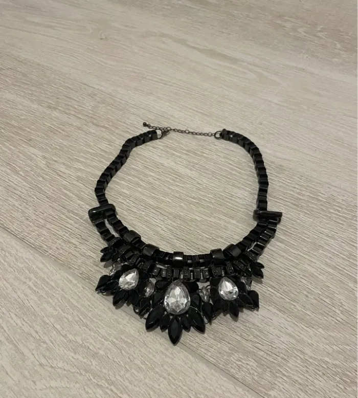 Collier noir