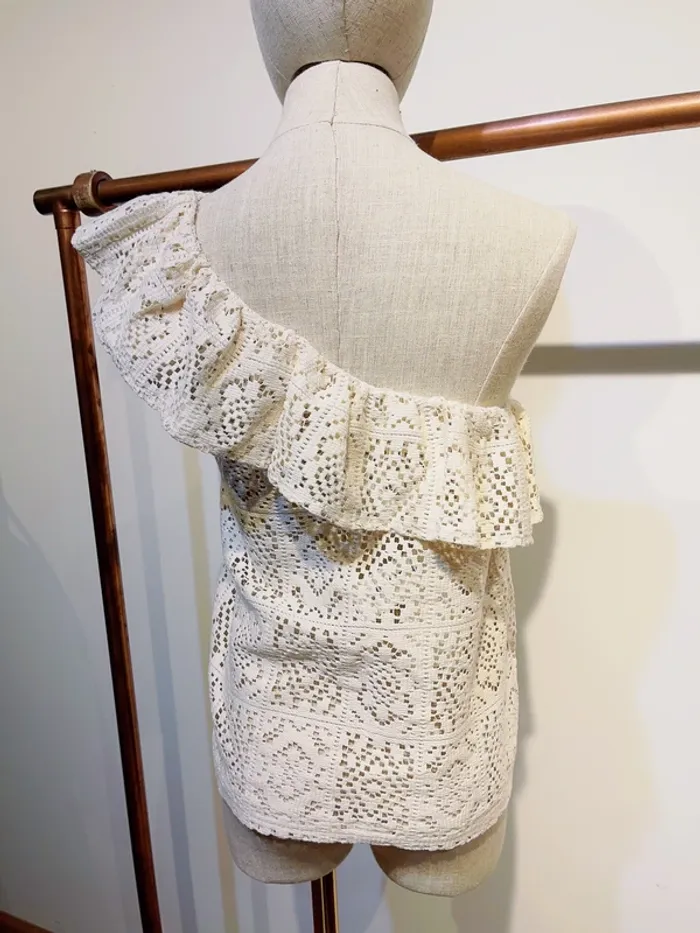 Haut top épaule dénudée beige coton été tendance - photo numéro 2