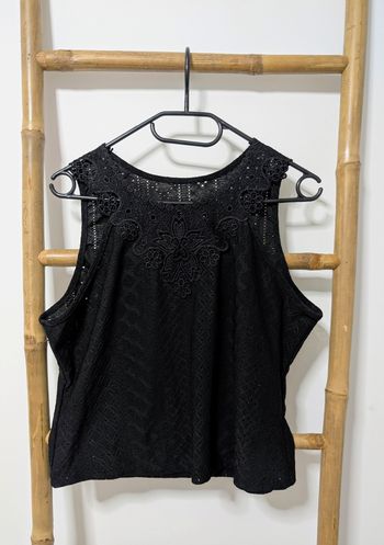 🌸 Femme 🌸 Haut noir brodé – Taille XXL – Neuf (juste lavé)