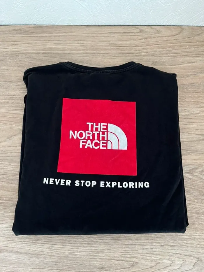 T-shirt noir imprimé tendance - photo numéro 4