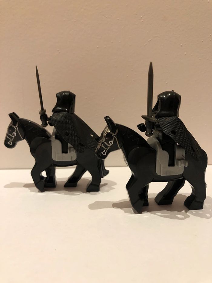 Figurine type lego 2 nazgul à cheval. Le seigneur des anneaux - photo numéro 2