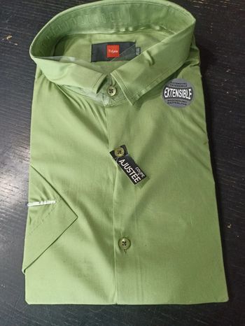 Chemisette verte taille 45 46