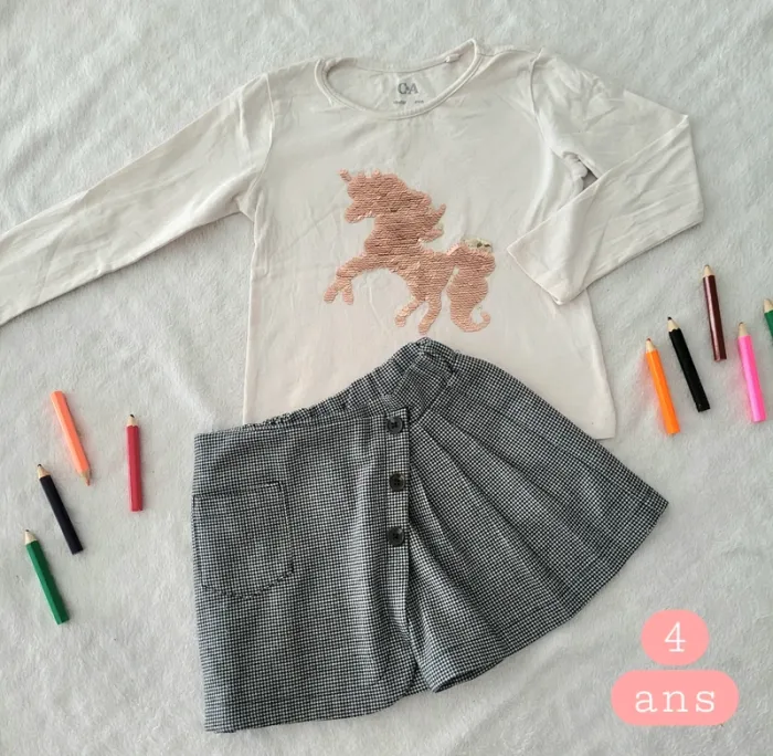 Ensemble tshirt sequin jupe/short 4ans