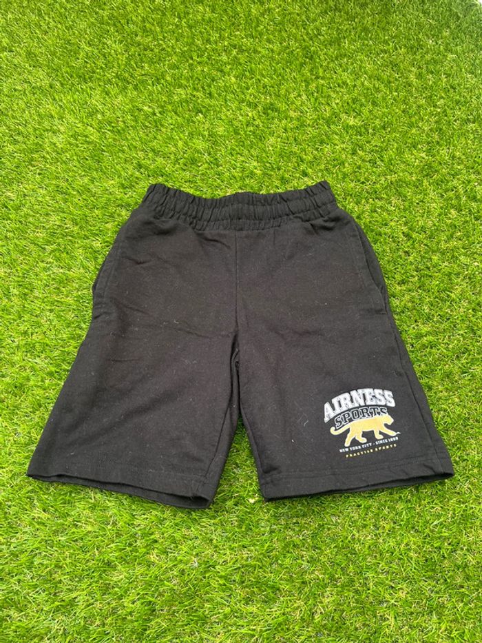 Très beau short airness taille 8 ans - photo numéro 2