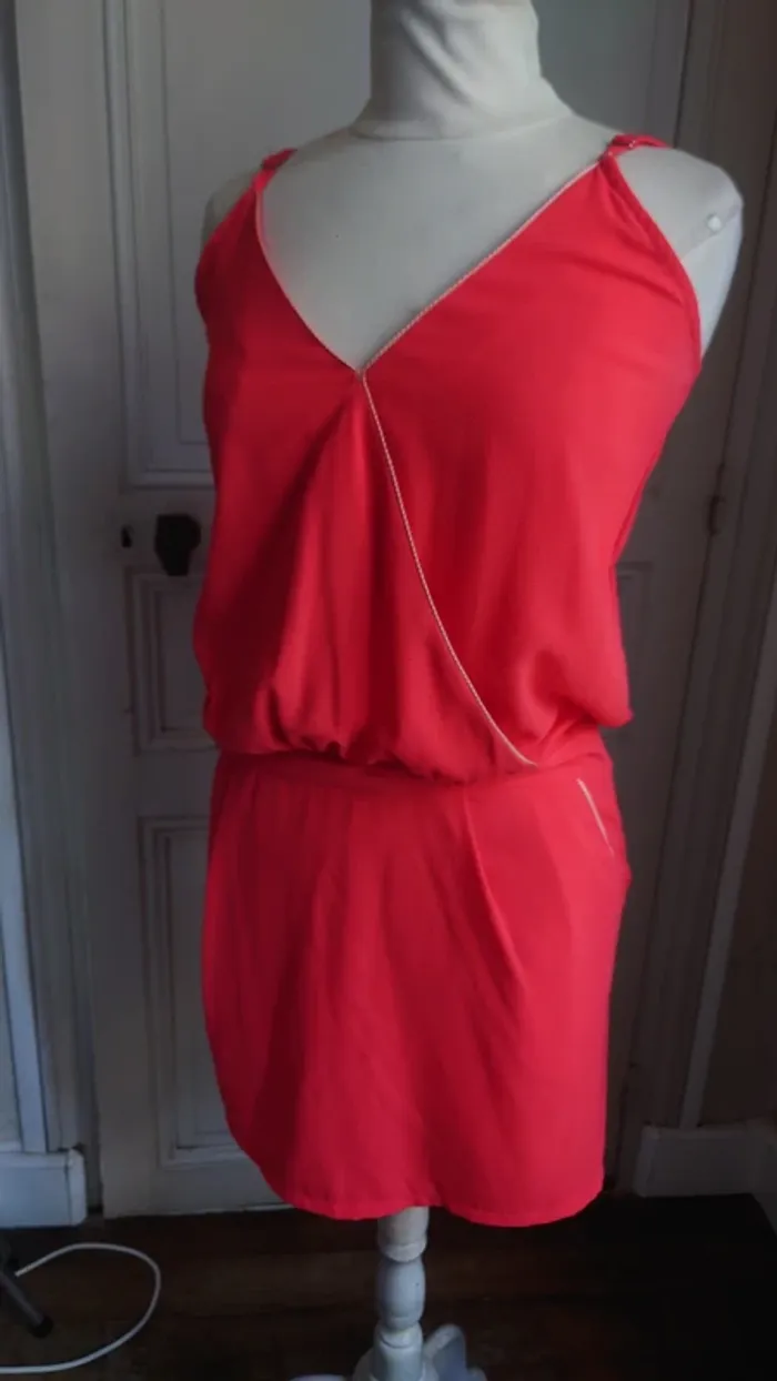 Robe été Mamouchka Tam-Tam T36/S – fines bretelles, rose grenat, chic et courte - photo numéro 2