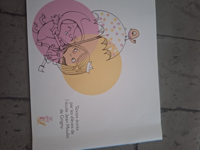 Livre le petit chaperon rose et le petit chaperon jaune - photo numéro 2