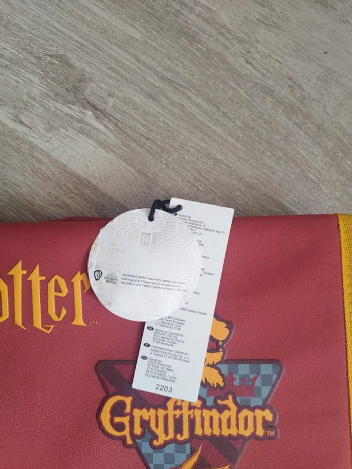 Cartable Harry Potter Gryffondor -Neuf avec étiquette - photo numéro 3