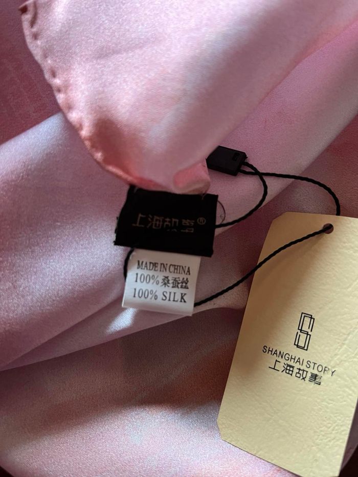Superbe étole/écharpe soie neuve avec étiquette Marque Shanghai Story - photo numéro 4