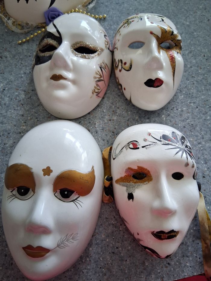Lot de 4 masques vénitien porcelaine multicolore