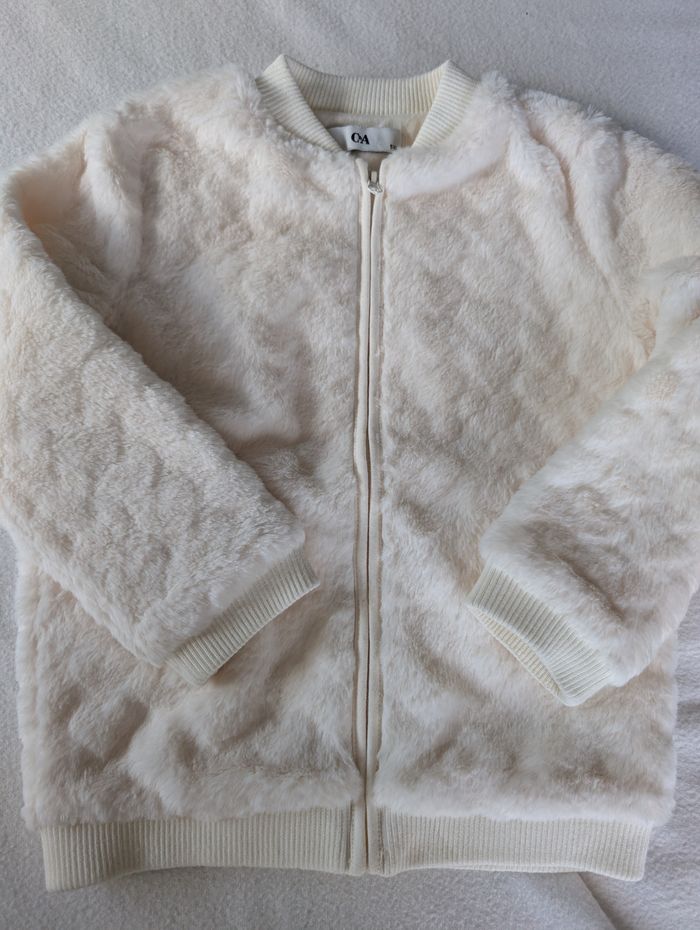 Blouson fourrure crème motif coeurs - 5A - C&A - photo numéro 3